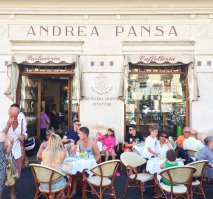 La famosa pasticceria Andrea Pansa ad Amalfi